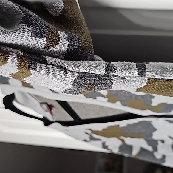 Vince Camuto sm camo cardigan - Picture 7 of 11